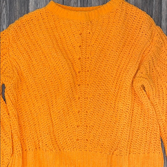 Orange knitted sweater - Picture 2 of 4
